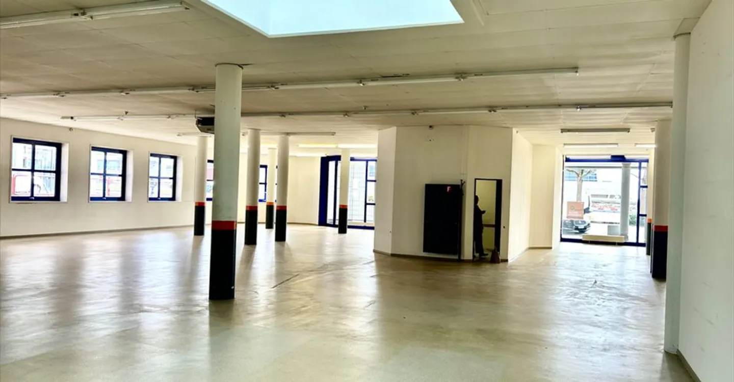 Immeuble mixte à louer - Photo 2 sur 5