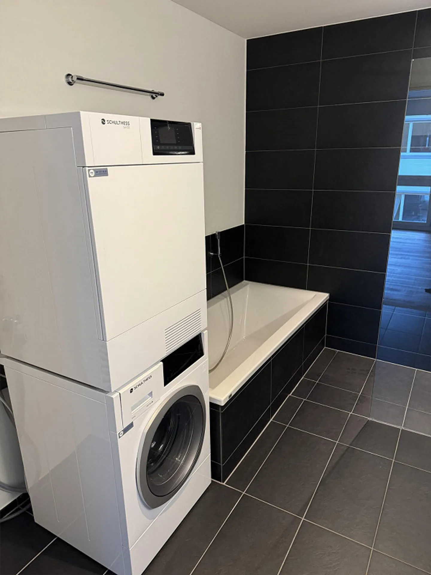 Stylish 3.5-room apartment in an attractive location in Hergiswil - Photo 8 of 8