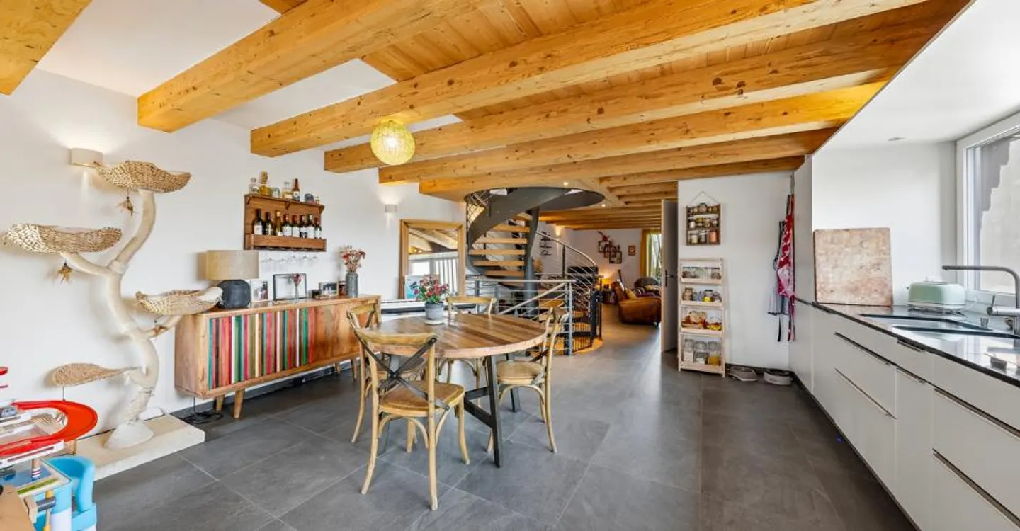 Appartamento Triplex Ristrutturato - Foto 5 di 12