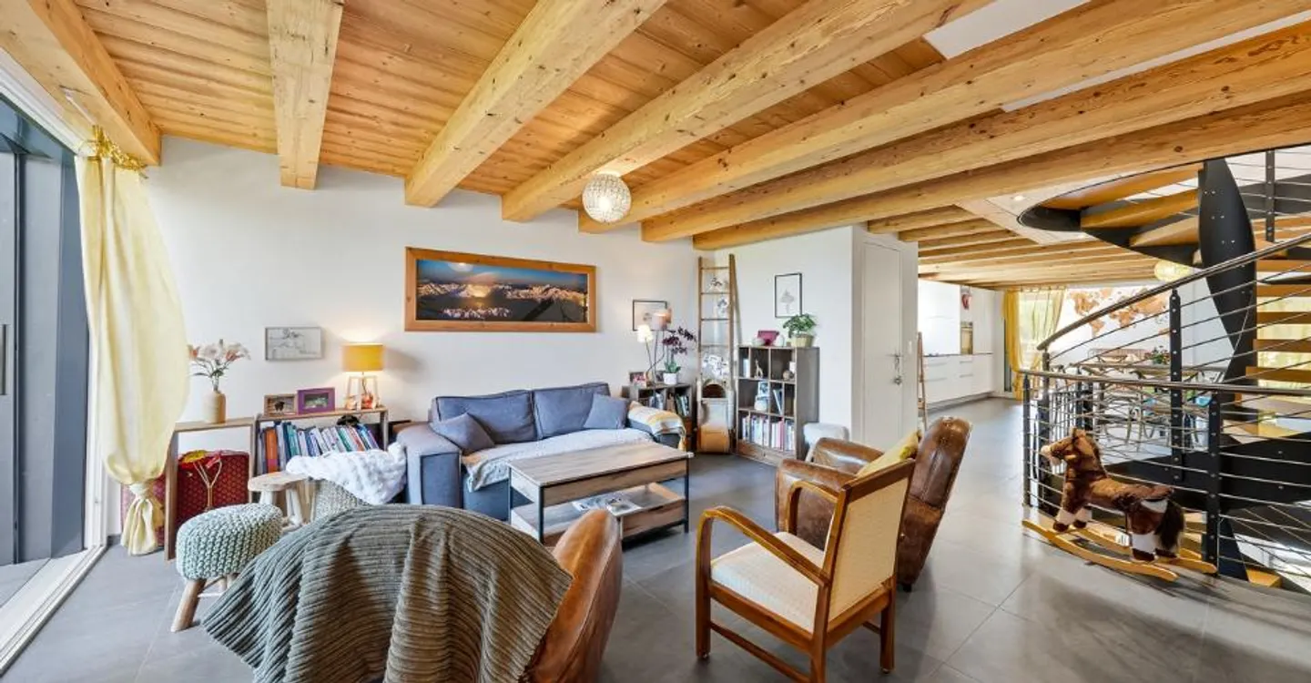 Appartamento Triplex Ristrutturato - Foto 8 di 12