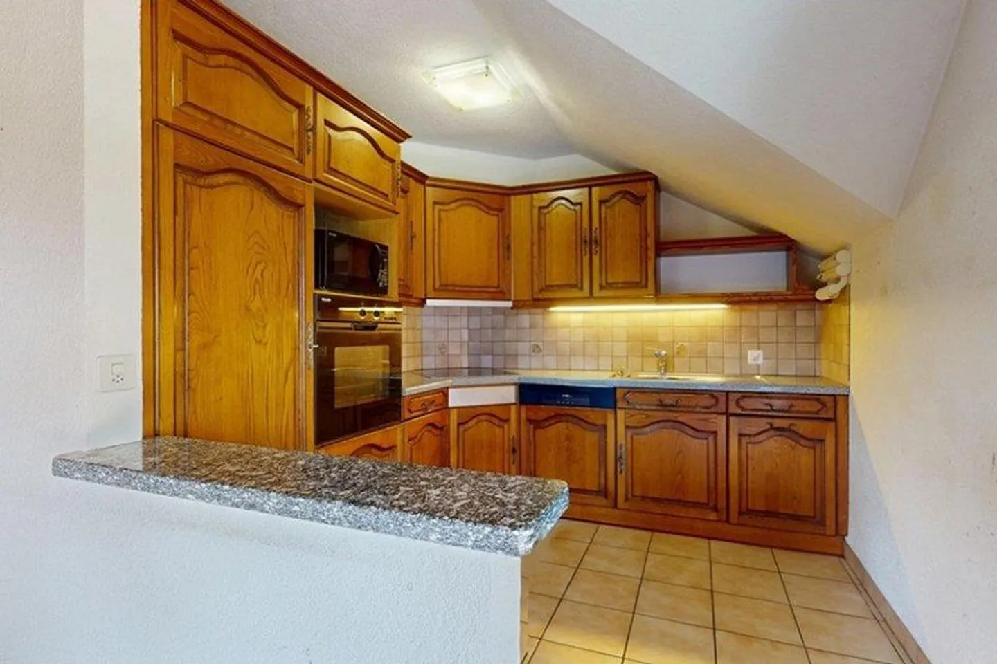 4,5 Zimmer zum Auffrischen in einer begehrten Nachbarschaft / RE/MAX Exklusivität... - Foto 5 von 7