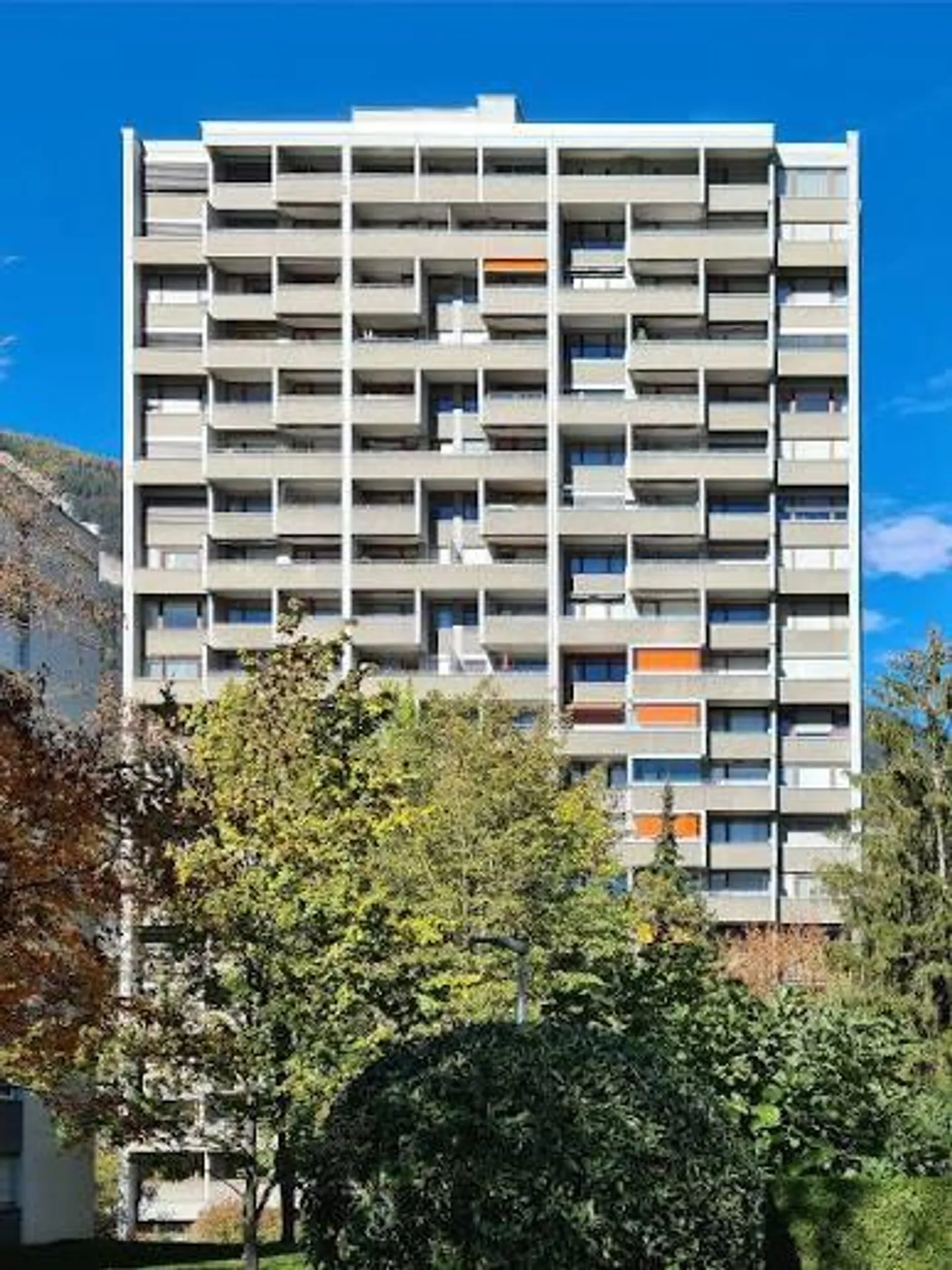 Geräumiges Studio im 18. Stock - Foto 1 von 2