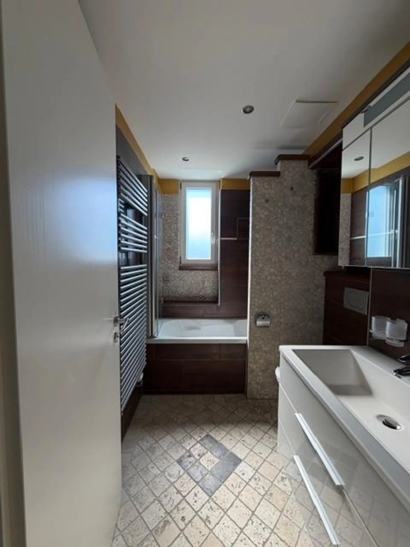 Appartement lumineux avec charme dans un emplacement idéal - Photo 6 sur 8