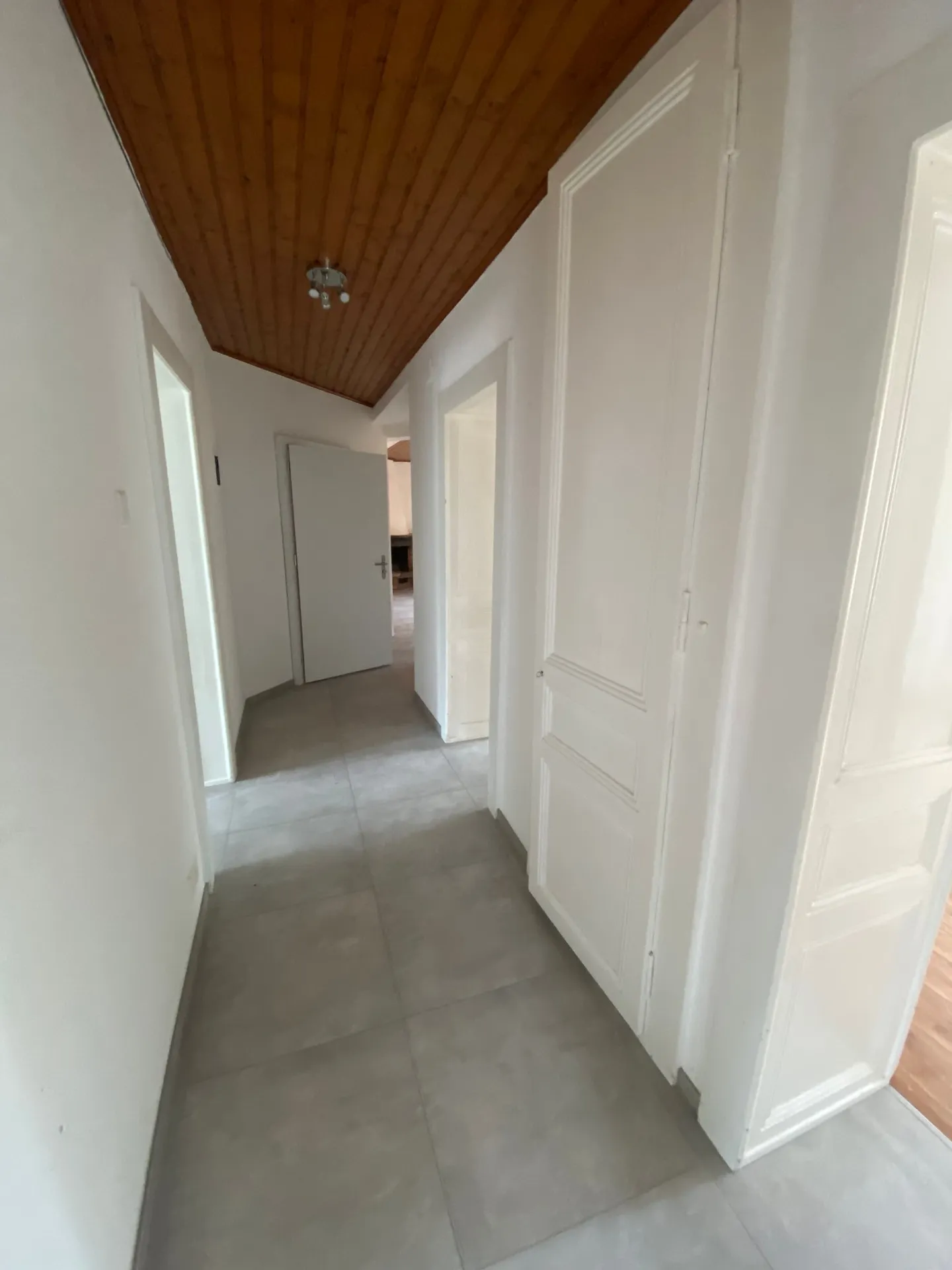 Geräumige Wohnung in Couvet - Foto 7 von 8