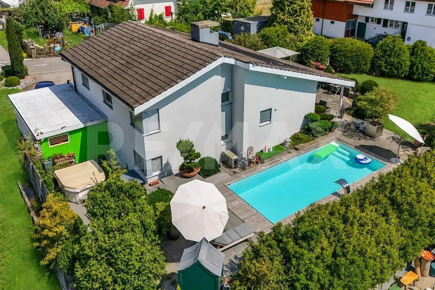 Charmantes Einfamilienhaus mit Pool - Foto 1 von 13
