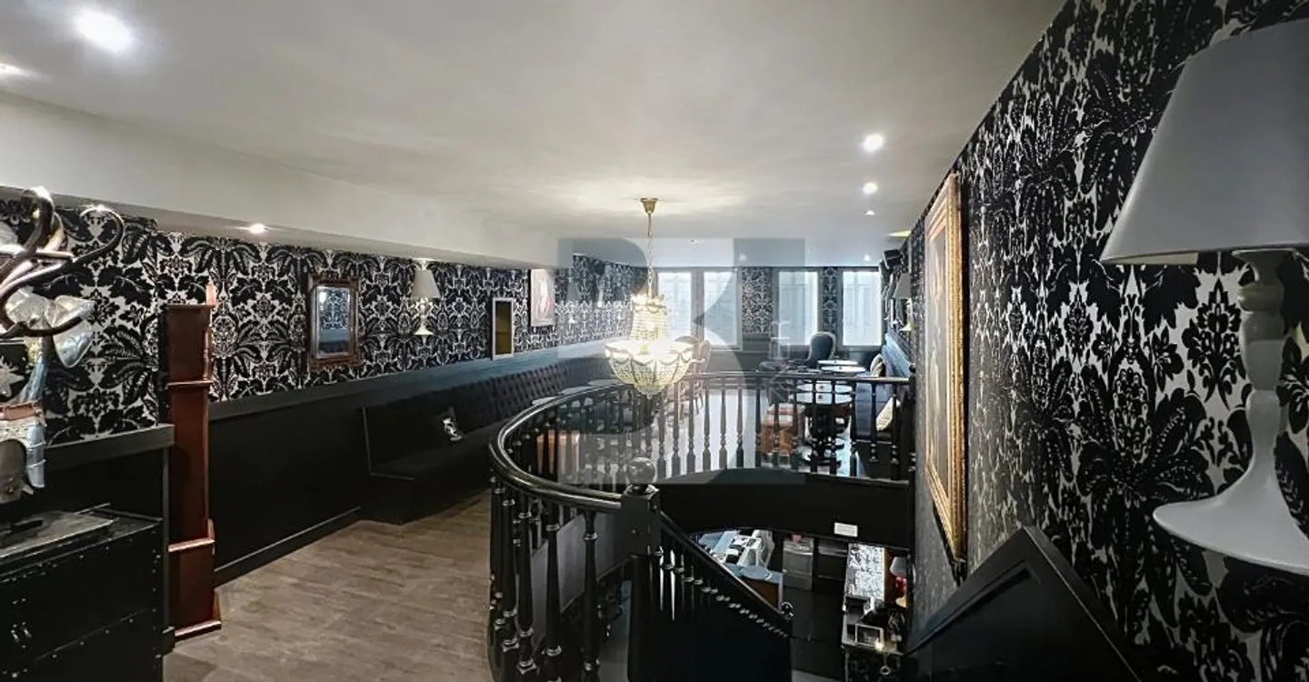 Bar - Photo 4 of 5