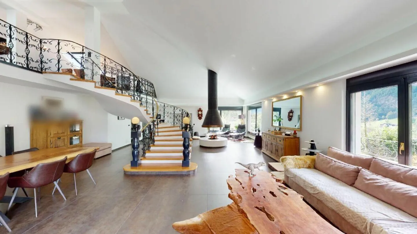 Beautiful villa in Silenen with stunning living room - Photo 1 of 14