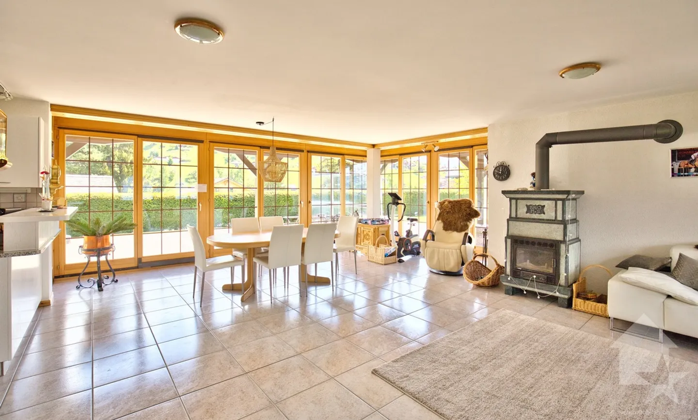 Chalet con 2 appartamenti su un grande lotto, posizione eccezionale! - Foto 14 di 43