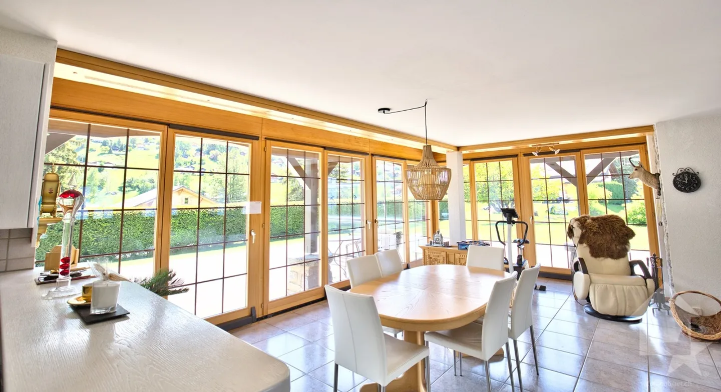 Chalet con 2 appartamenti su un grande lotto, posizione eccezionale! - Foto 17 di 43