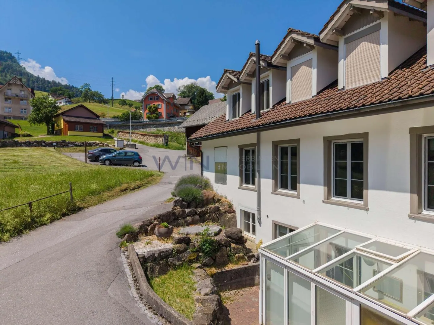 Autowerkstatt mit Gemütlicher Wohnung - Foto 1 von 8