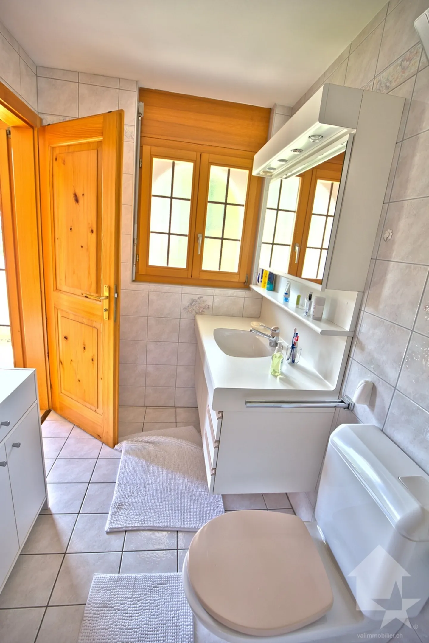 Chalet con 2 appartamenti su un grande lotto, posizione eccezionale! - Foto 23 di 43