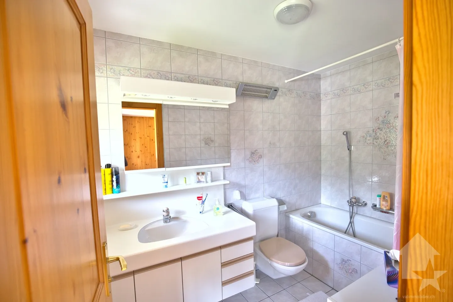 Chalet con 2 appartamenti su un grande lotto, posizione eccezionale! - Foto 24 di 43