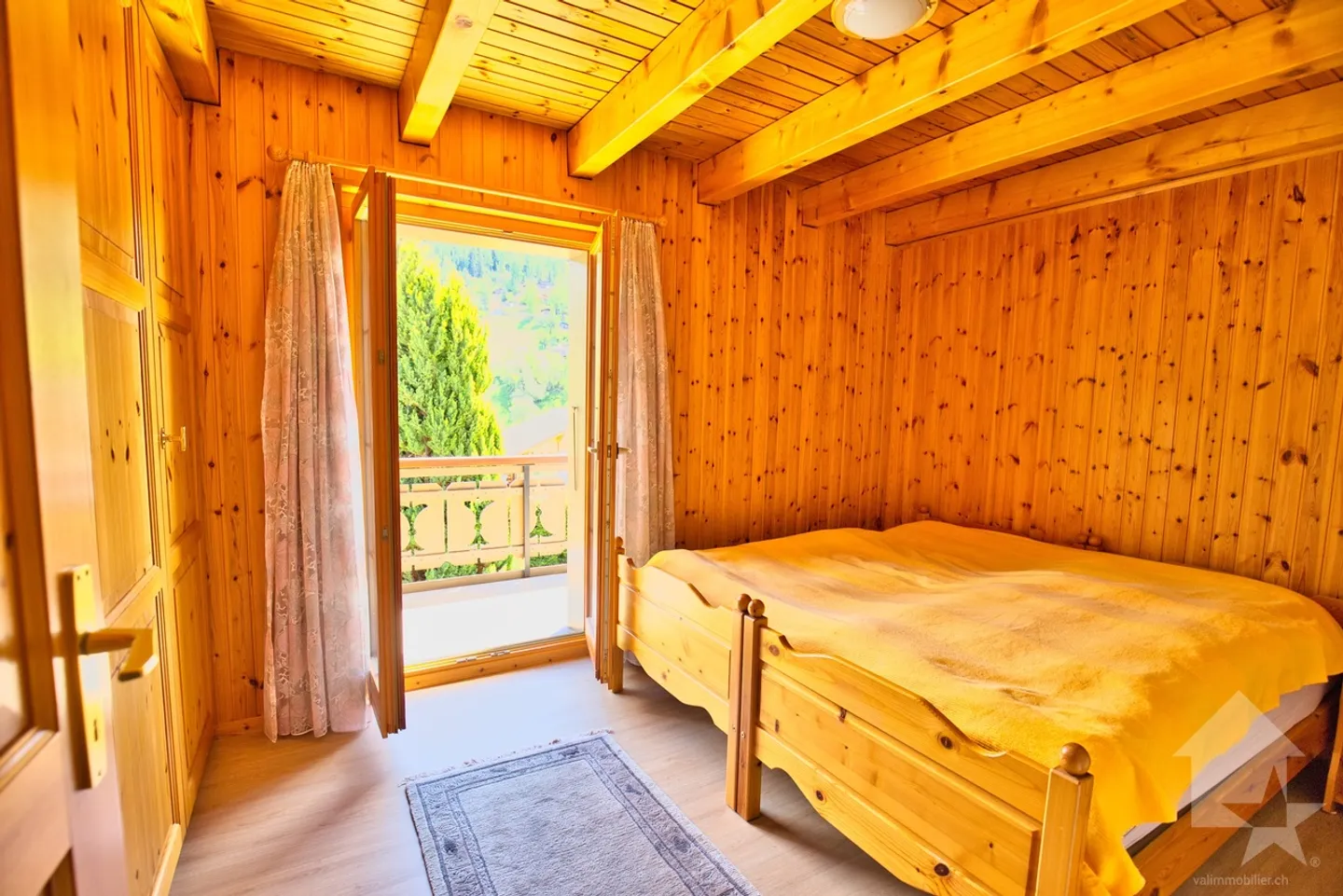 Chalet con 2 appartamenti su un grande lotto, posizione eccezionale! - Foto 33 di 43