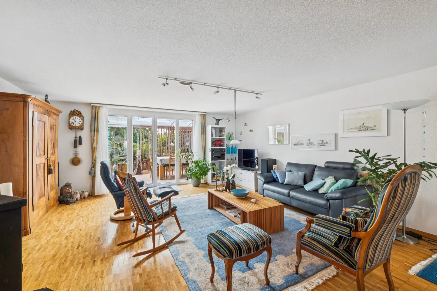 Charming Duplex with Garden - Photo 5 of 12