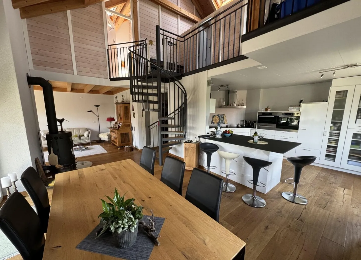 Appartamento duplex di 5,5 stanze soleggiato con vista sulle Alpi - Foto 1 di 5