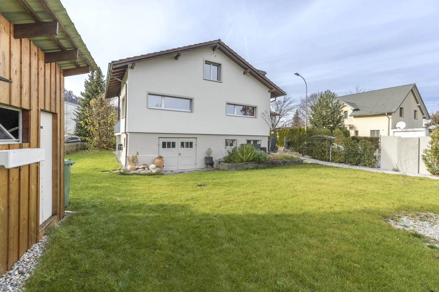 Grande, luminoso paradiso familiare con spazio per la progettazione - Foto 5 di 6