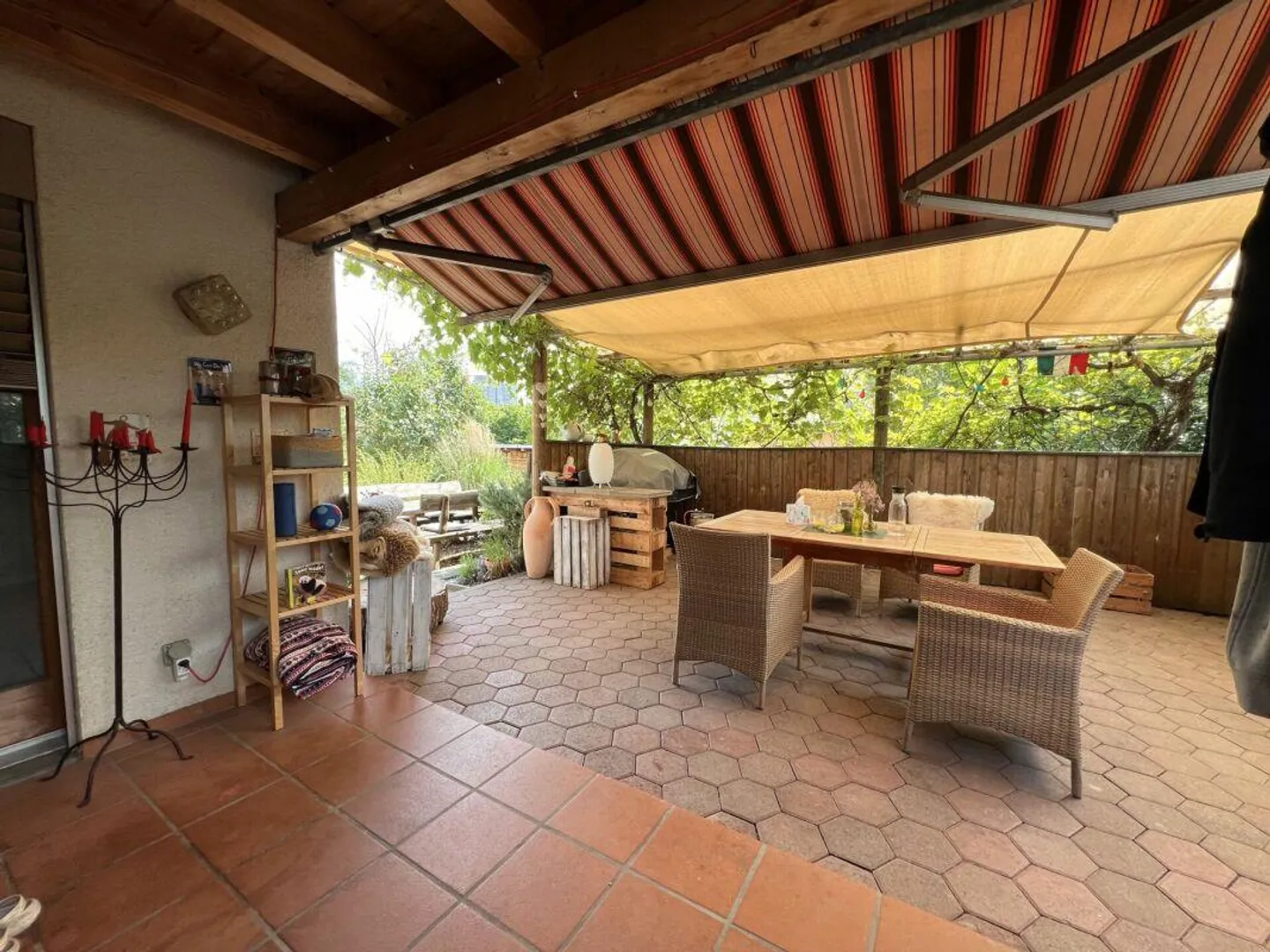 Unique opportunity: spacious property with single-family house... - Photo 10 of 15
