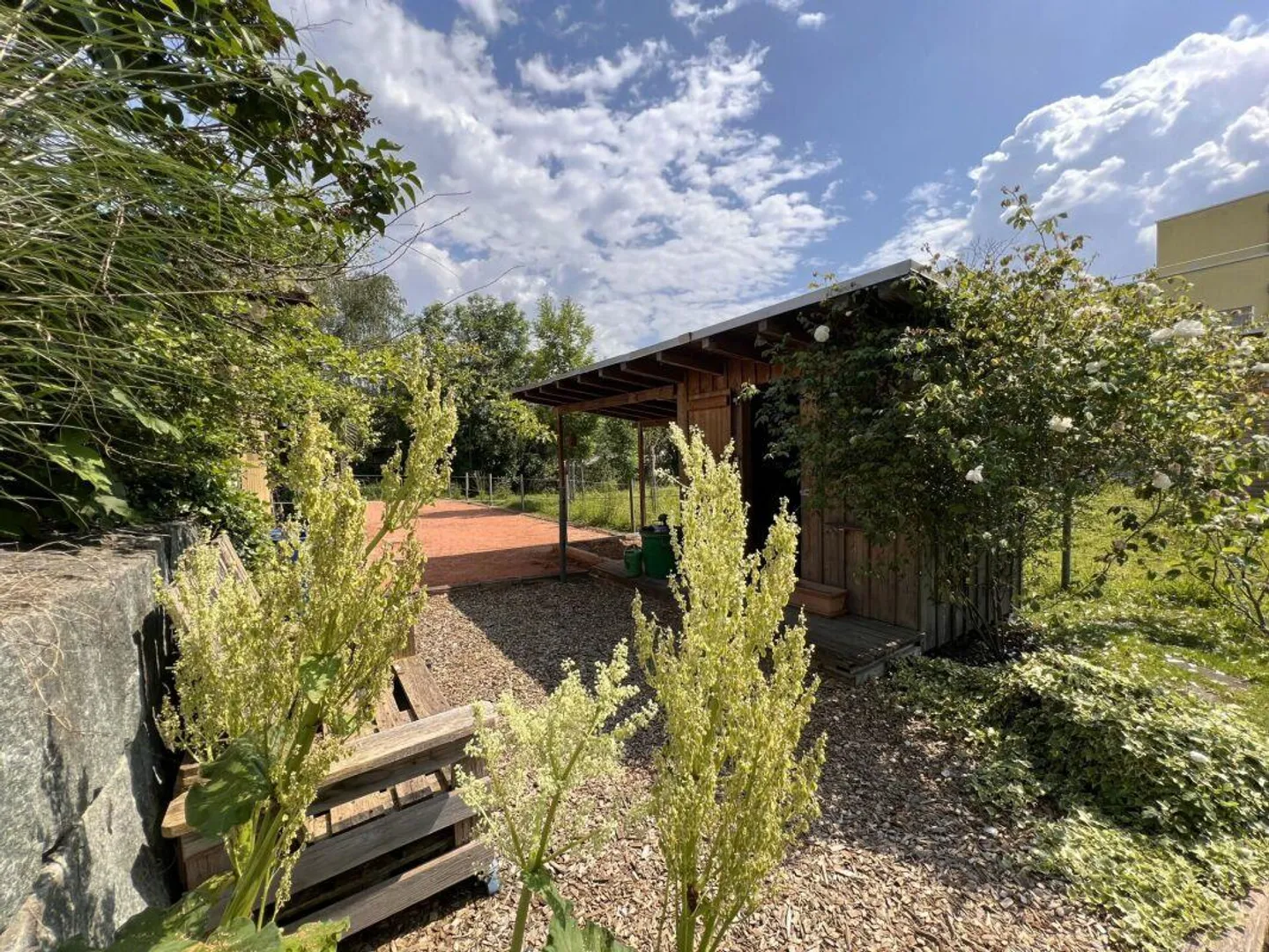 Unique opportunity: spacious property with single-family house... - Photo 11 of 15