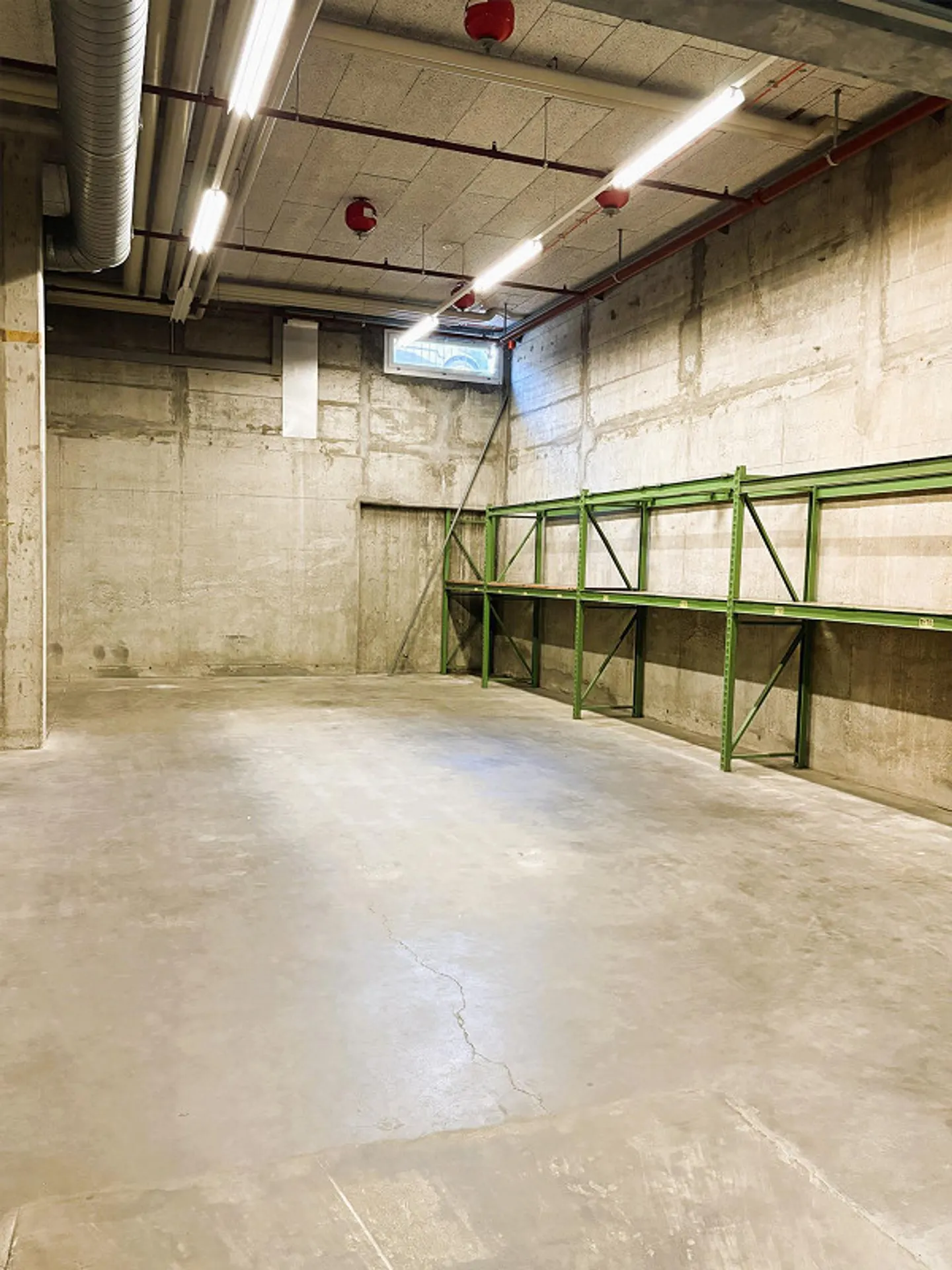 Storage Areas (heated) / Office in prime location in Winterthur-Grüze - Photo 13 of 15