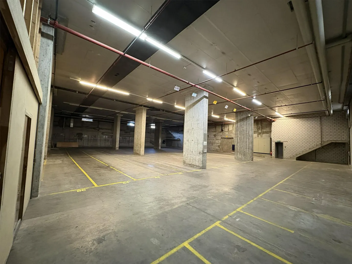 Storage Areas (heated) / Office in prime location in Winterthur-Grüze - Photo 15 of 15