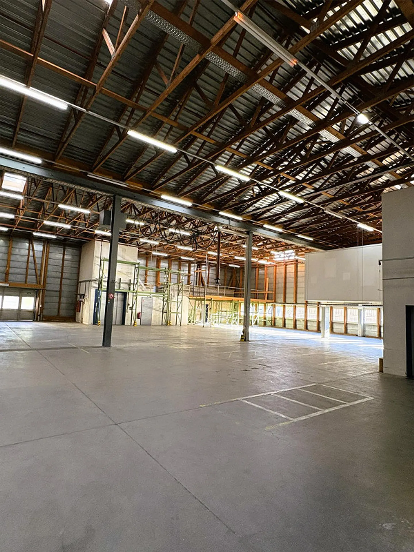 Storage Areas (heated) / Office in prime location in Winterthur-Grüze - Photo 9 of 15