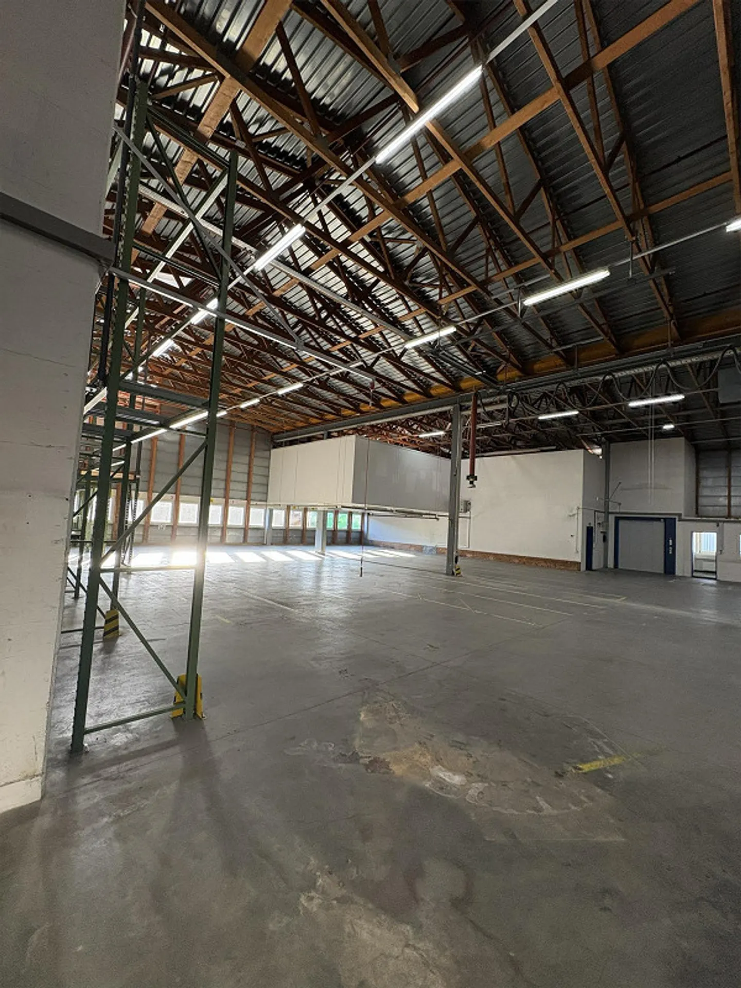 Storage Areas (heated) / Office in prime location in Winterthur-Grüze - Photo 10 of 15