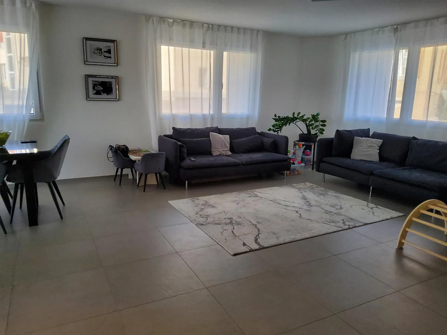 Appartamento soleggiato di 4½ stanze al 1° piano Ovest - Foto 1 di 3