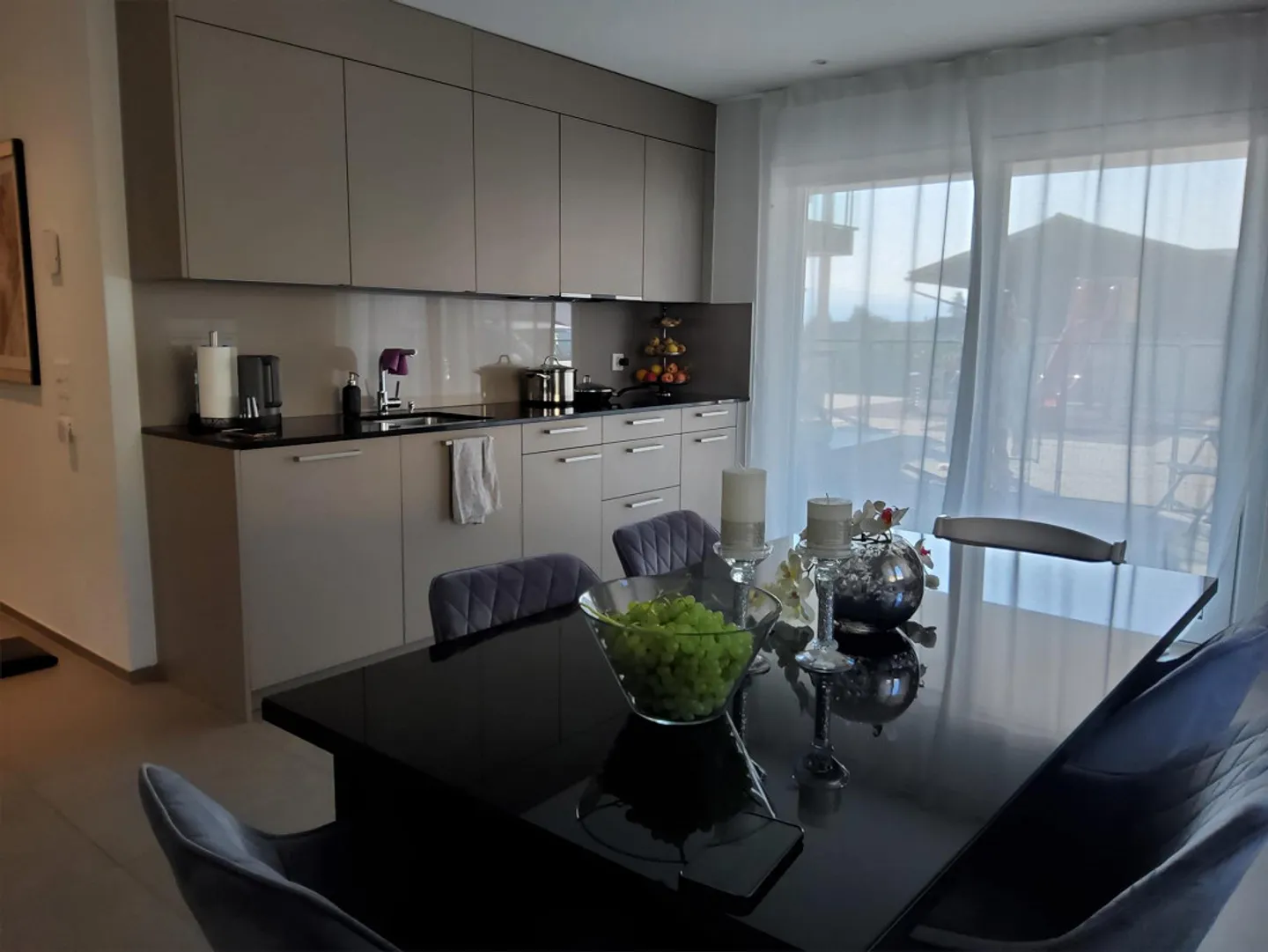 Appartamento soleggiato di 4½ stanze al 1° piano Ovest - Foto 2 di 3