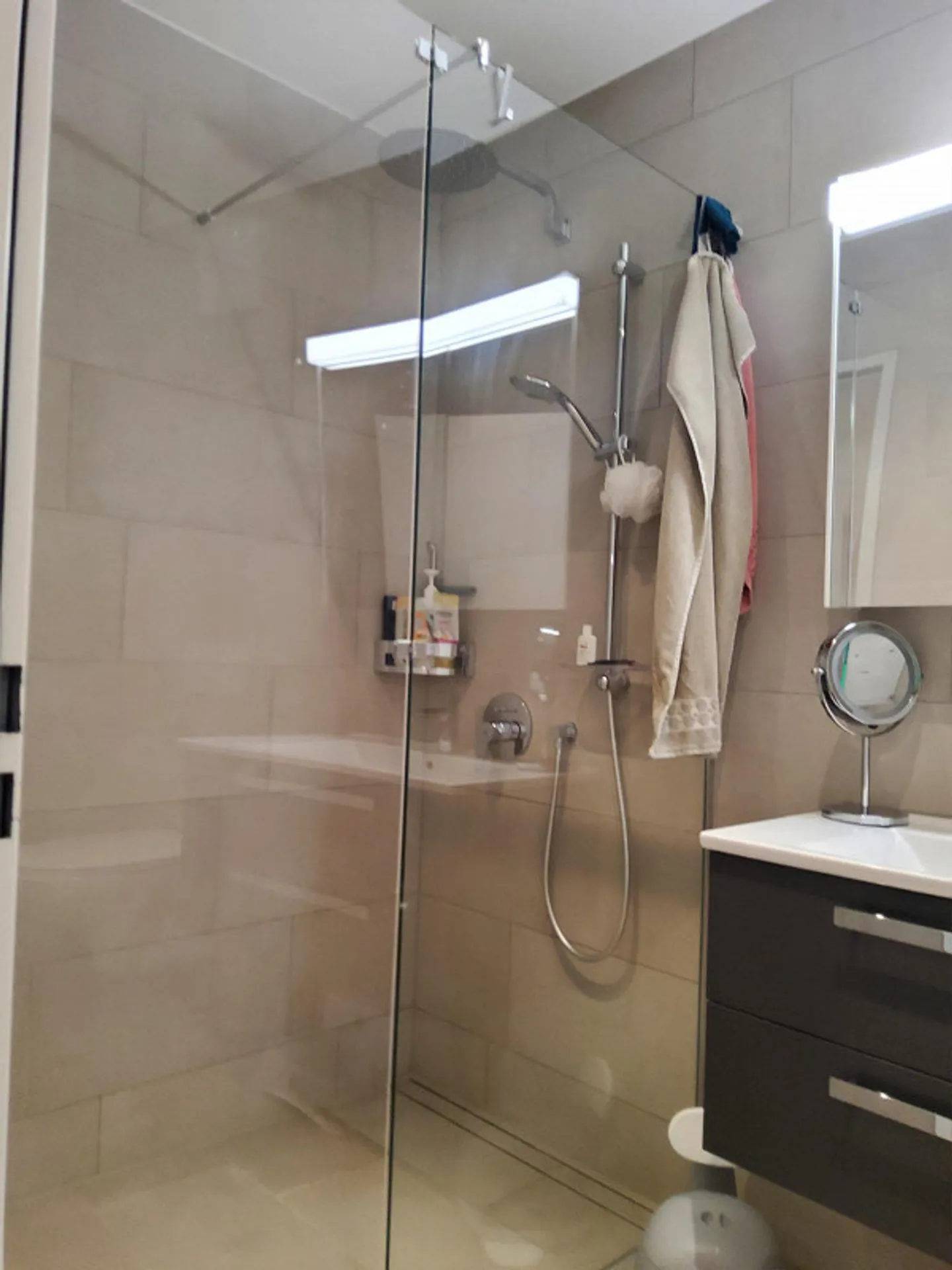 Appartamento soleggiato di 4½ stanze al 1° piano Ovest - Foto 3 di 3