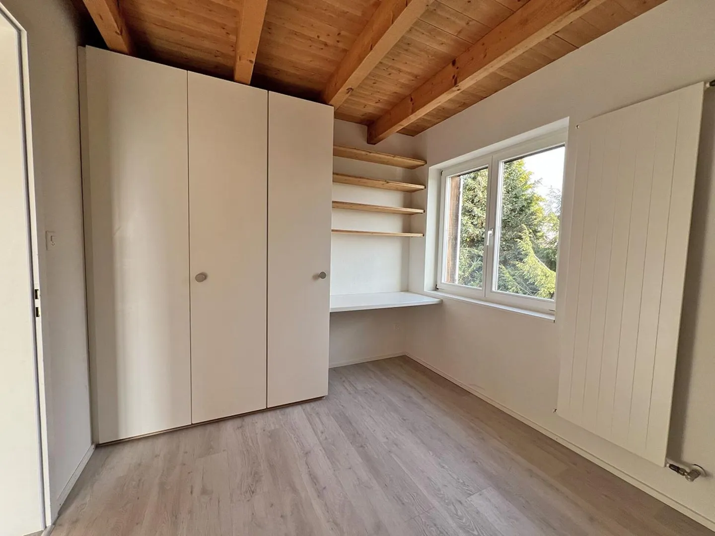 Property with two apartments and garage - Photo 4 of 35