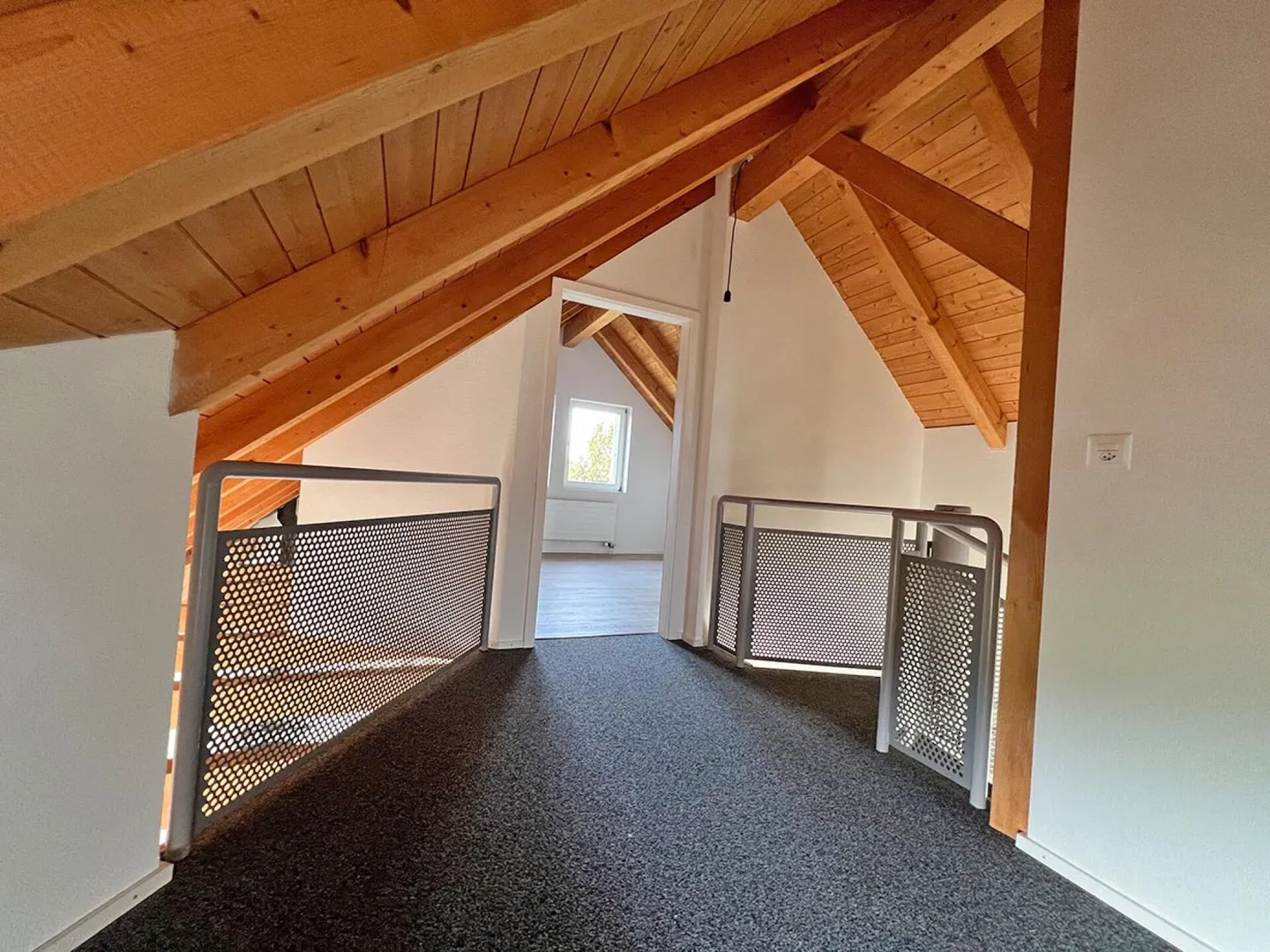 Property with two apartments and garage - Photo 10 of 35