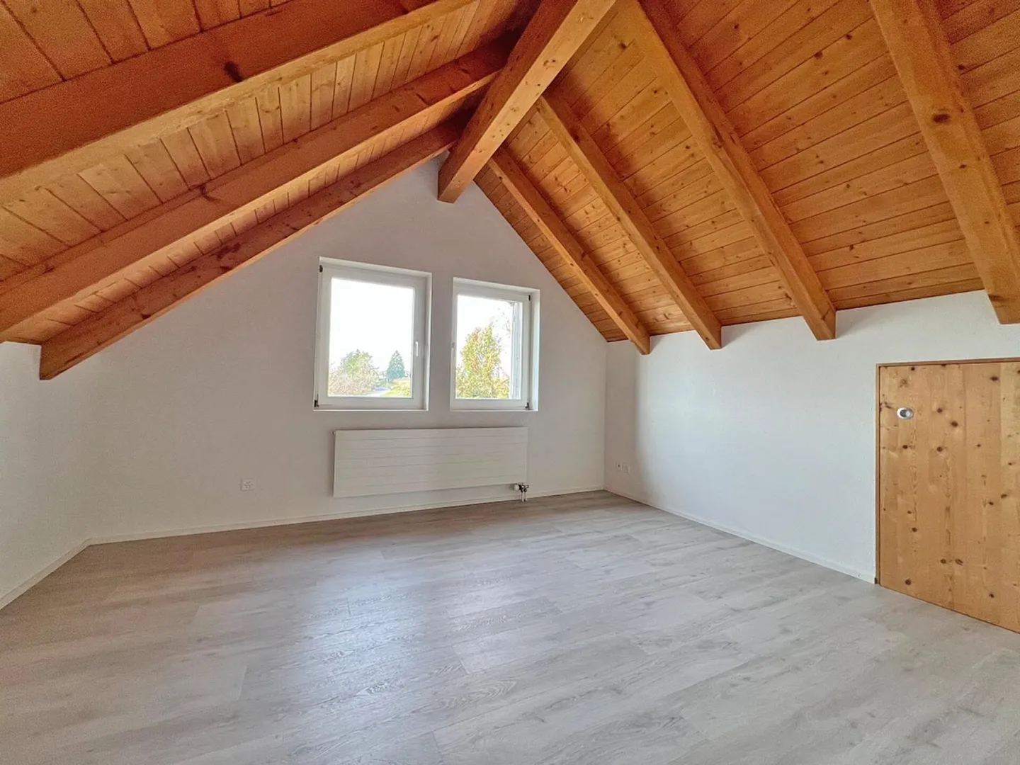 Property with two apartments and garage - Photo 11 of 35