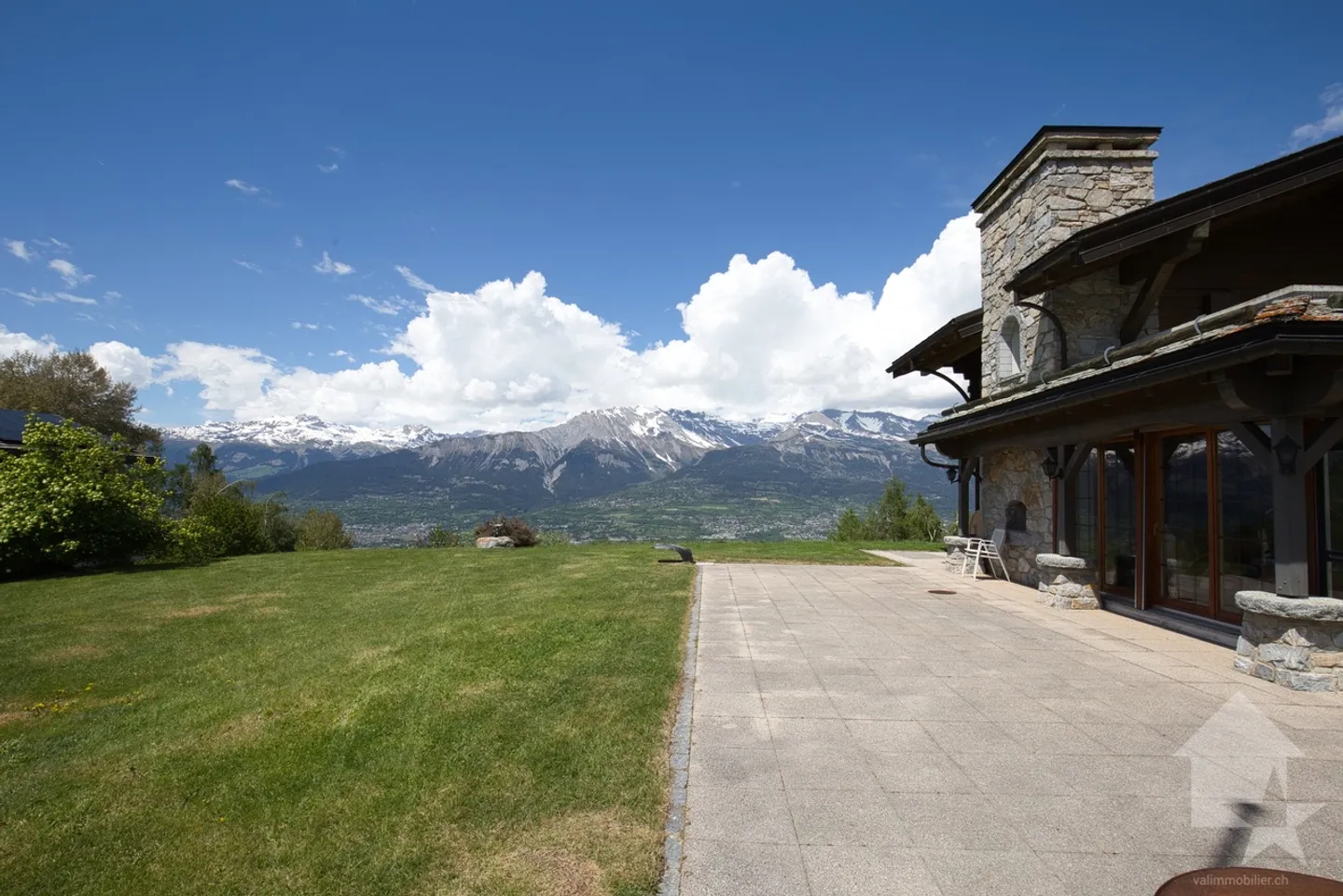 Chalet con 2 appartamenti su un grande lotto, posizione eccezionale! - Foto 43 di 43