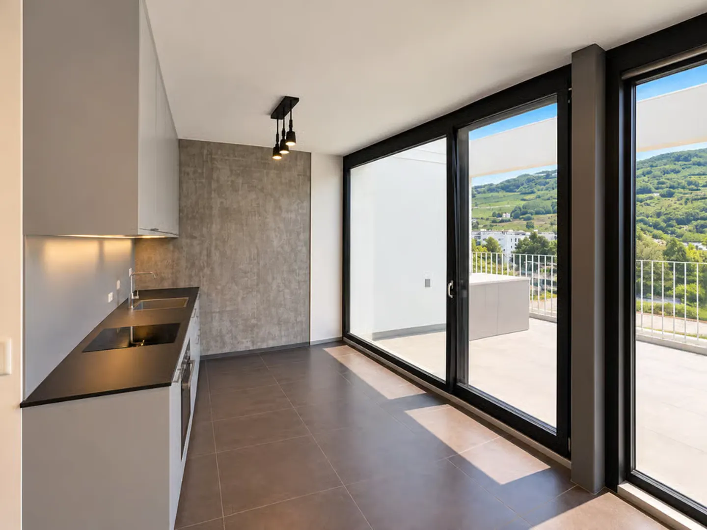 Magnificent 2.5 room penthouse apartment in modern Sion - Photo 1 of 6
