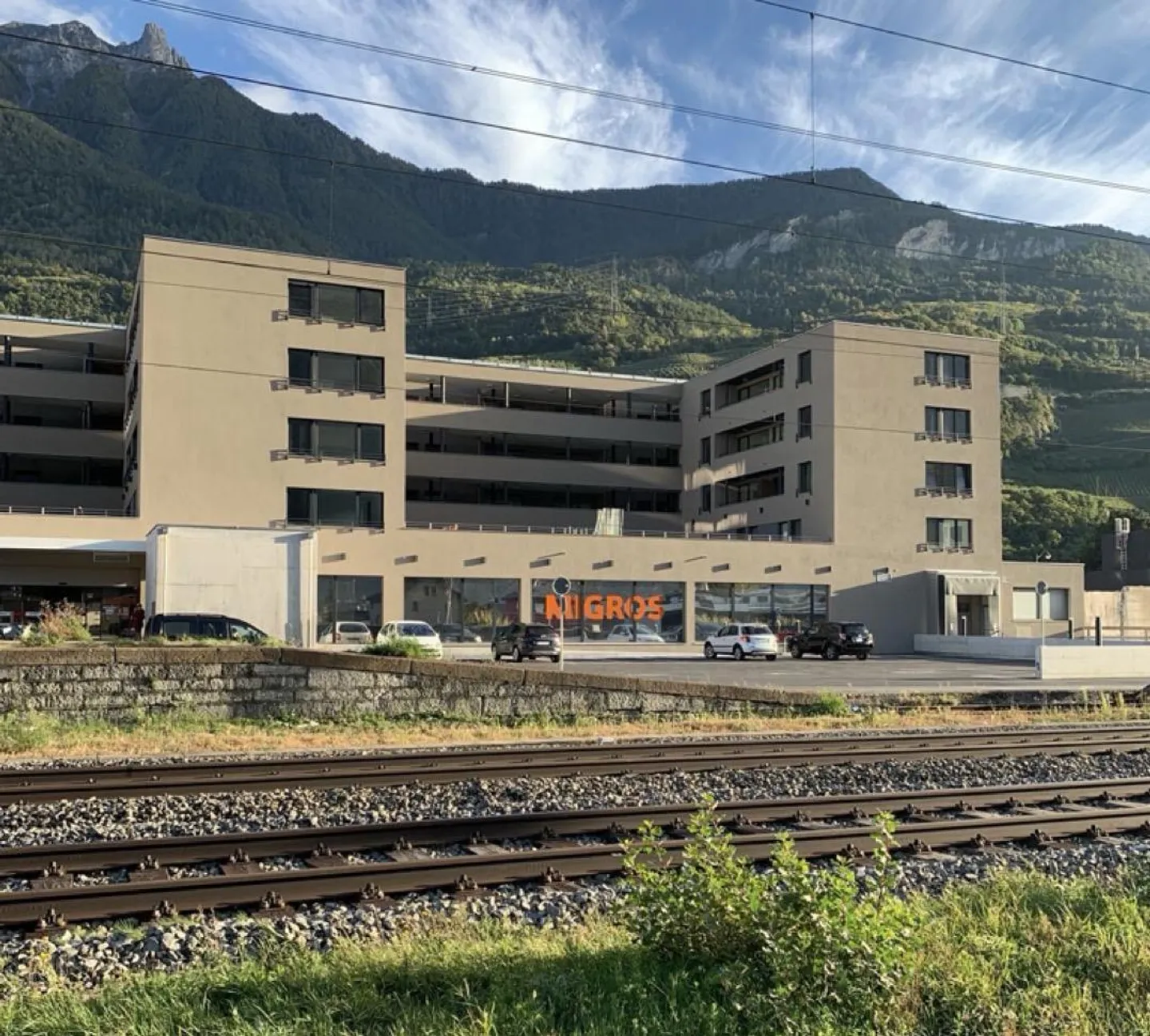 New Commercial Spaces in Front of the Train Station - Photo 3 of 4