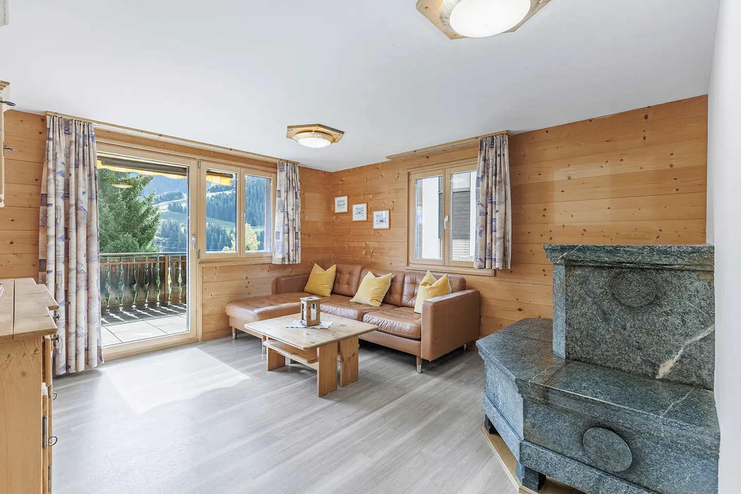 Appartement Charmant avec Vue sur Montagne - Photo 1 sur 9