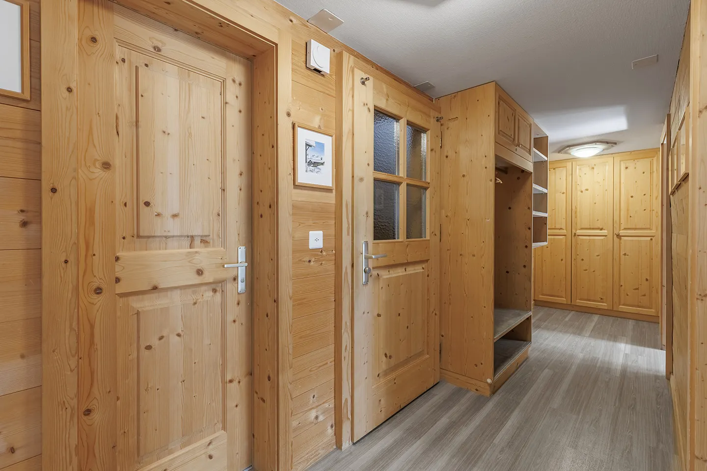 Appartement Charmant avec Vue sur Montagne - Photo 2 sur 9