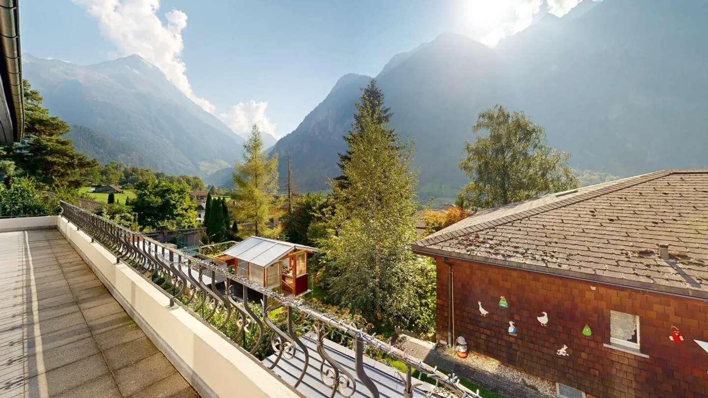 Beautiful villa in Silenen with stunning living room - Photo 12 of 14