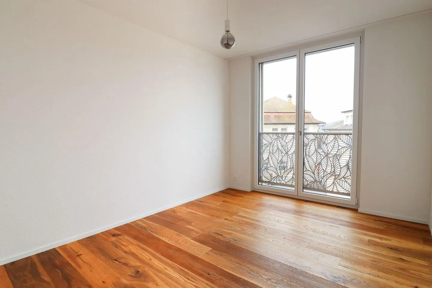 Exclusive 4.5-room apartment with a view & numerous garage spaces - Photo 5 of 12
