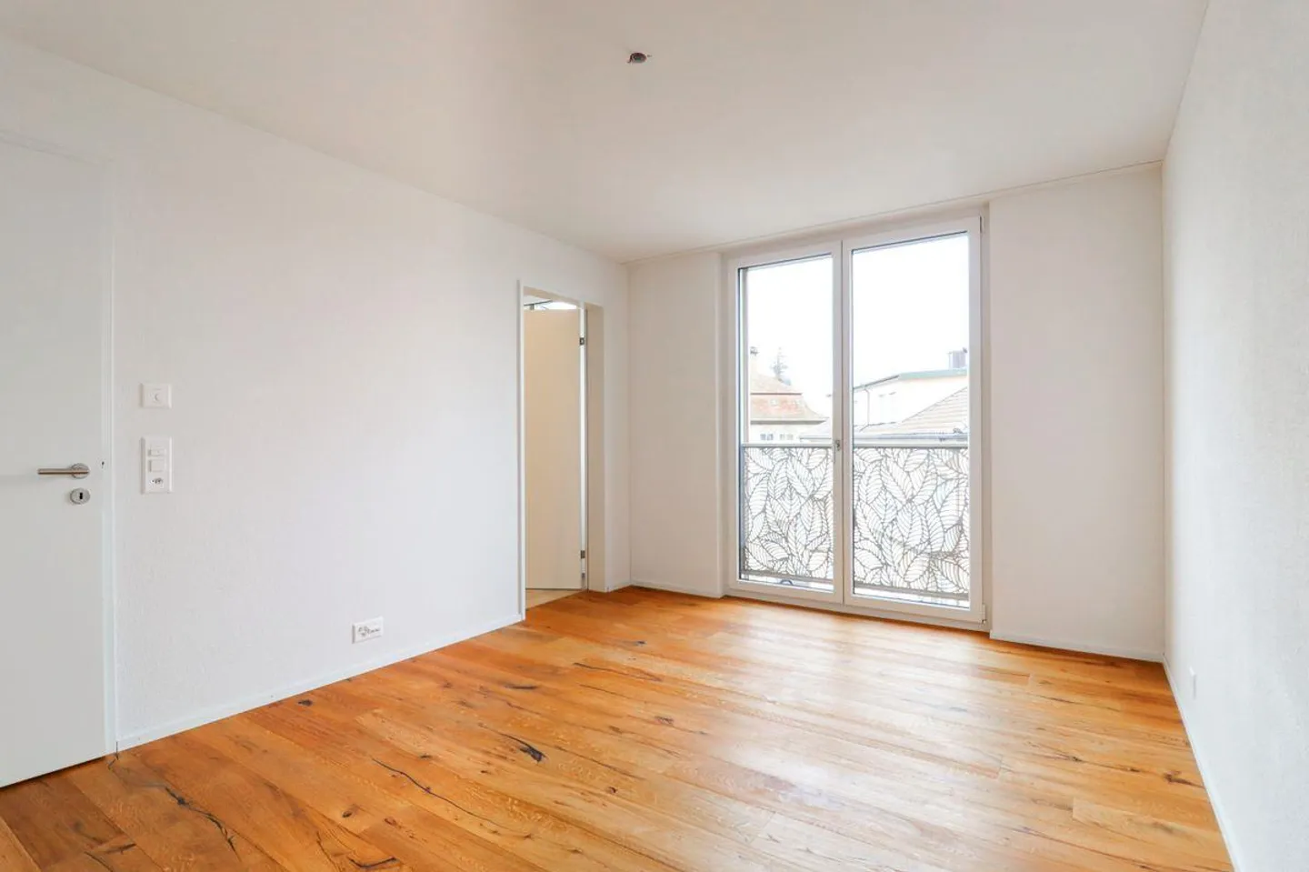 Exclusive 4.5-room apartment with a view & numerous garage spaces - Photo 6 of 12