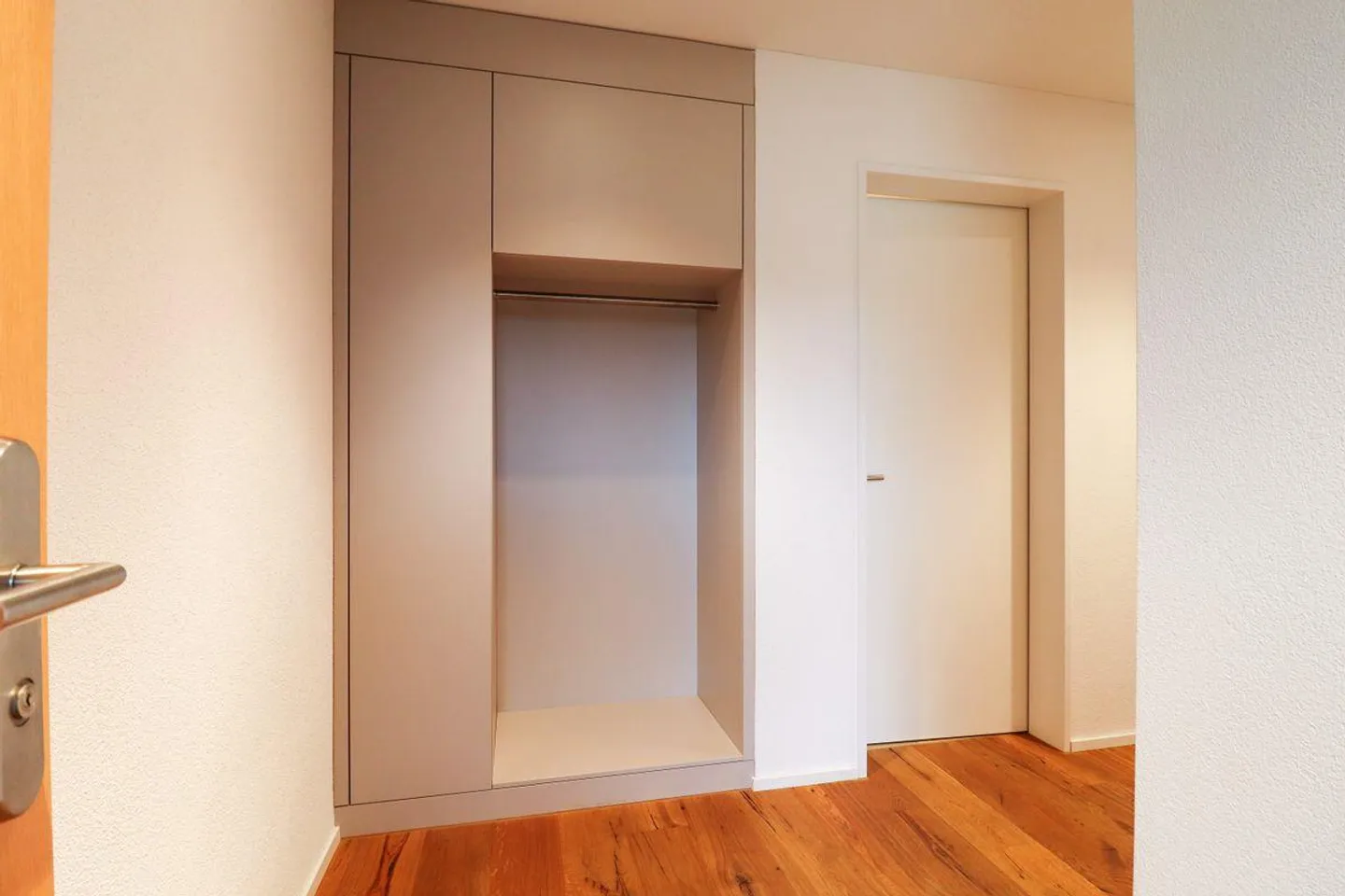 Exclusive 4.5-room apartment with a view & numerous garage spaces - Photo 7 of 12