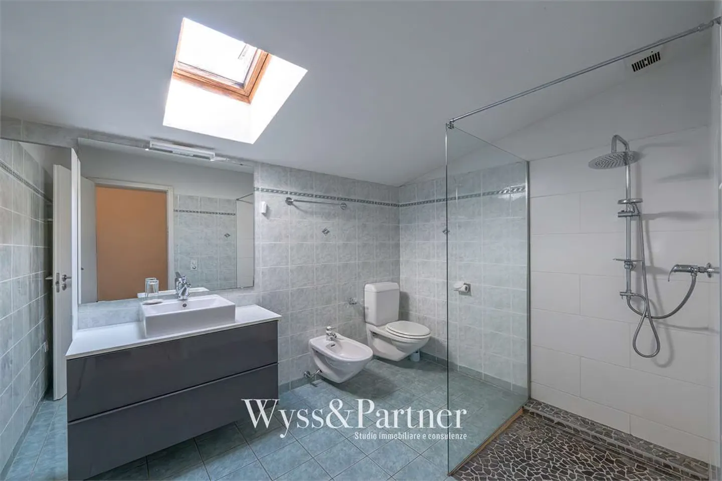 Magadino - Spacious duplex apartment just steps from the lake! - Photo 13 of 13