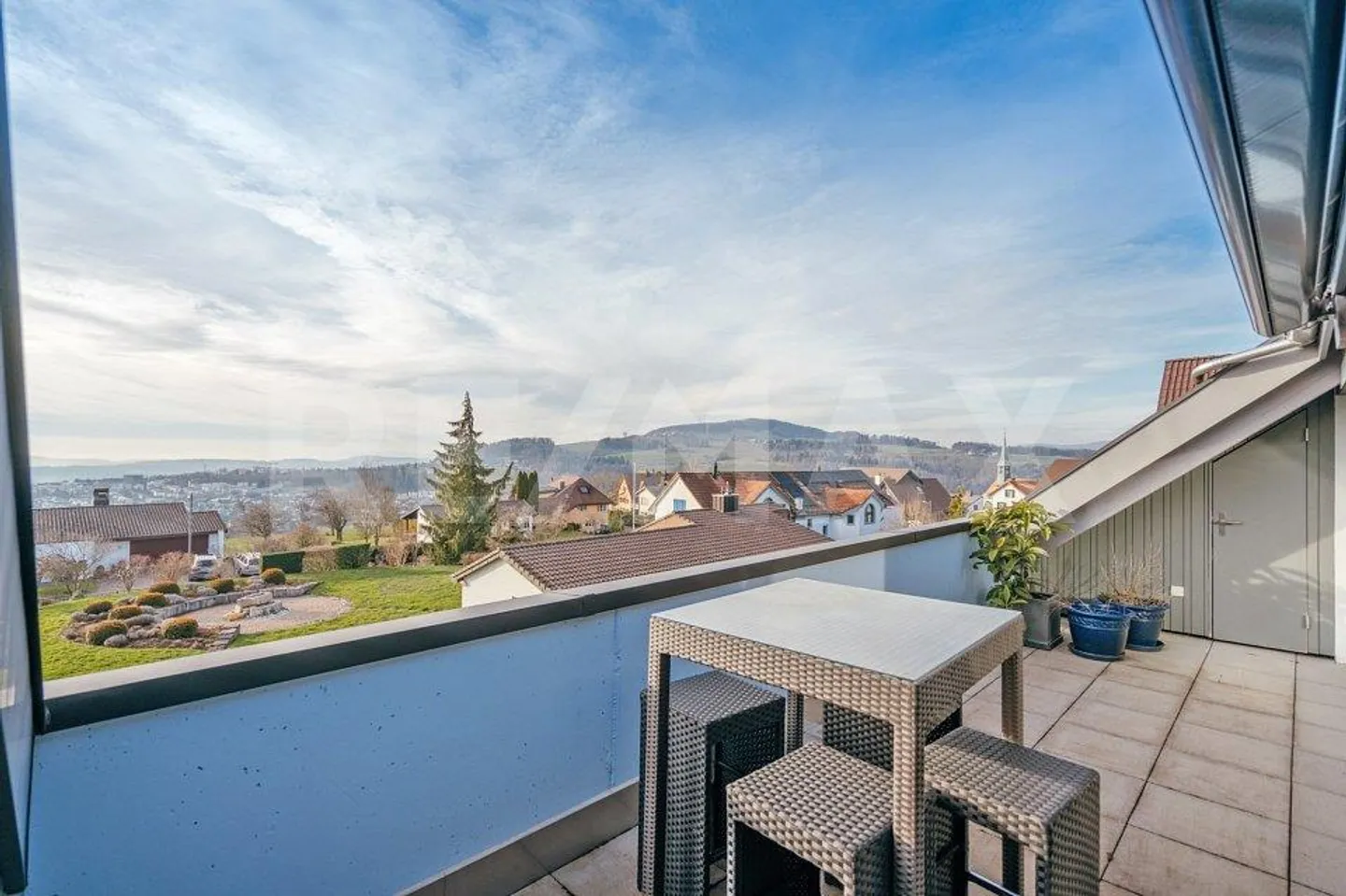 Maisonette exclusive de 4,5 pièces avec galerie, vue de carte postale - Photo 1 sur 11