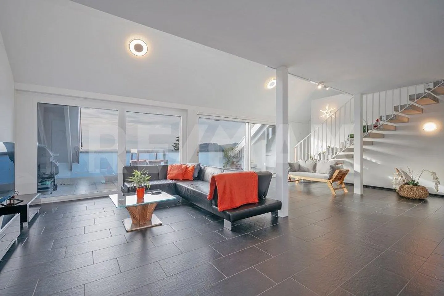 Maisonette exclusive de 4,5 pièces avec galerie, vue de carte postale - Photo 9 sur 11