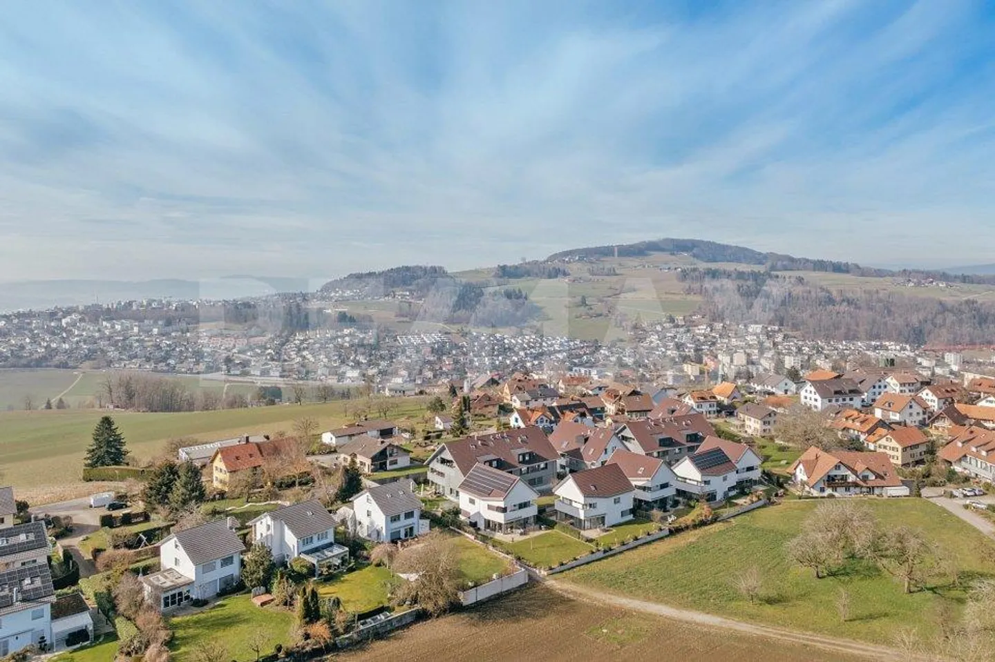 Maisonette exclusive de 4,5 pièces avec galerie, vue de carte postale - Photo 3 sur 11