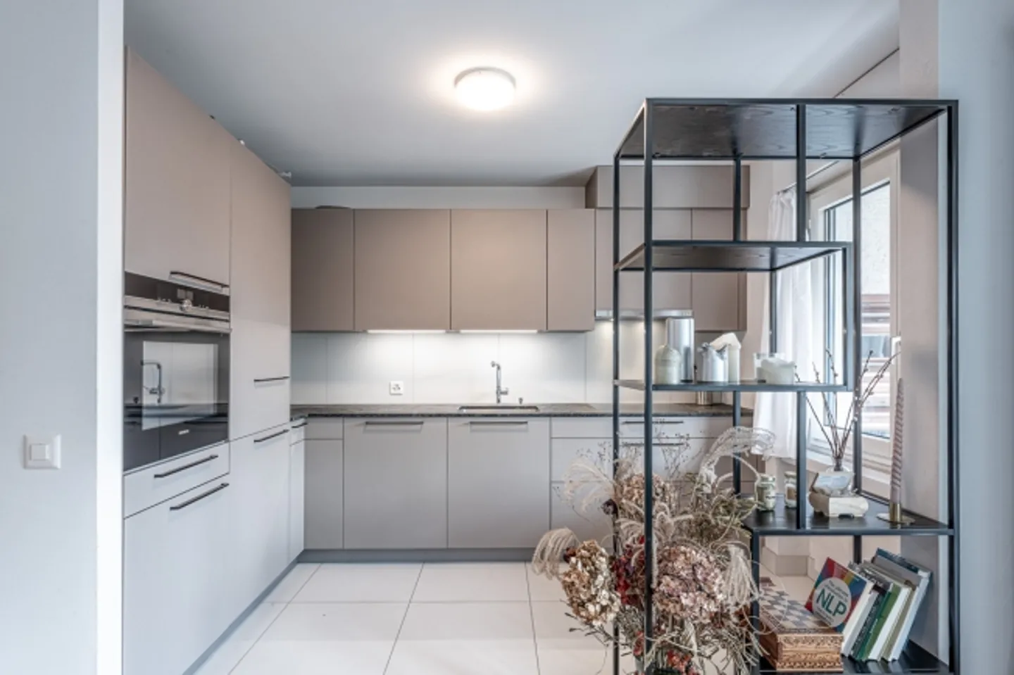 Modern, quiet, comfortable. Your new home in Knonau - Photo 4 of 10