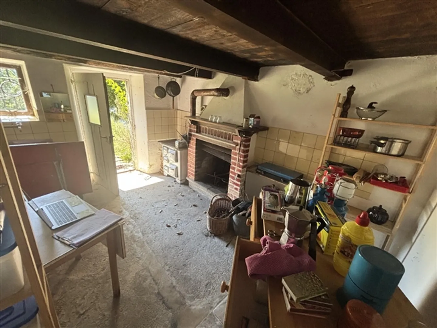 Rustic with large plot, to renovate, surrounded by nature, in a very quiet and sunny location - Photo 2 of 20