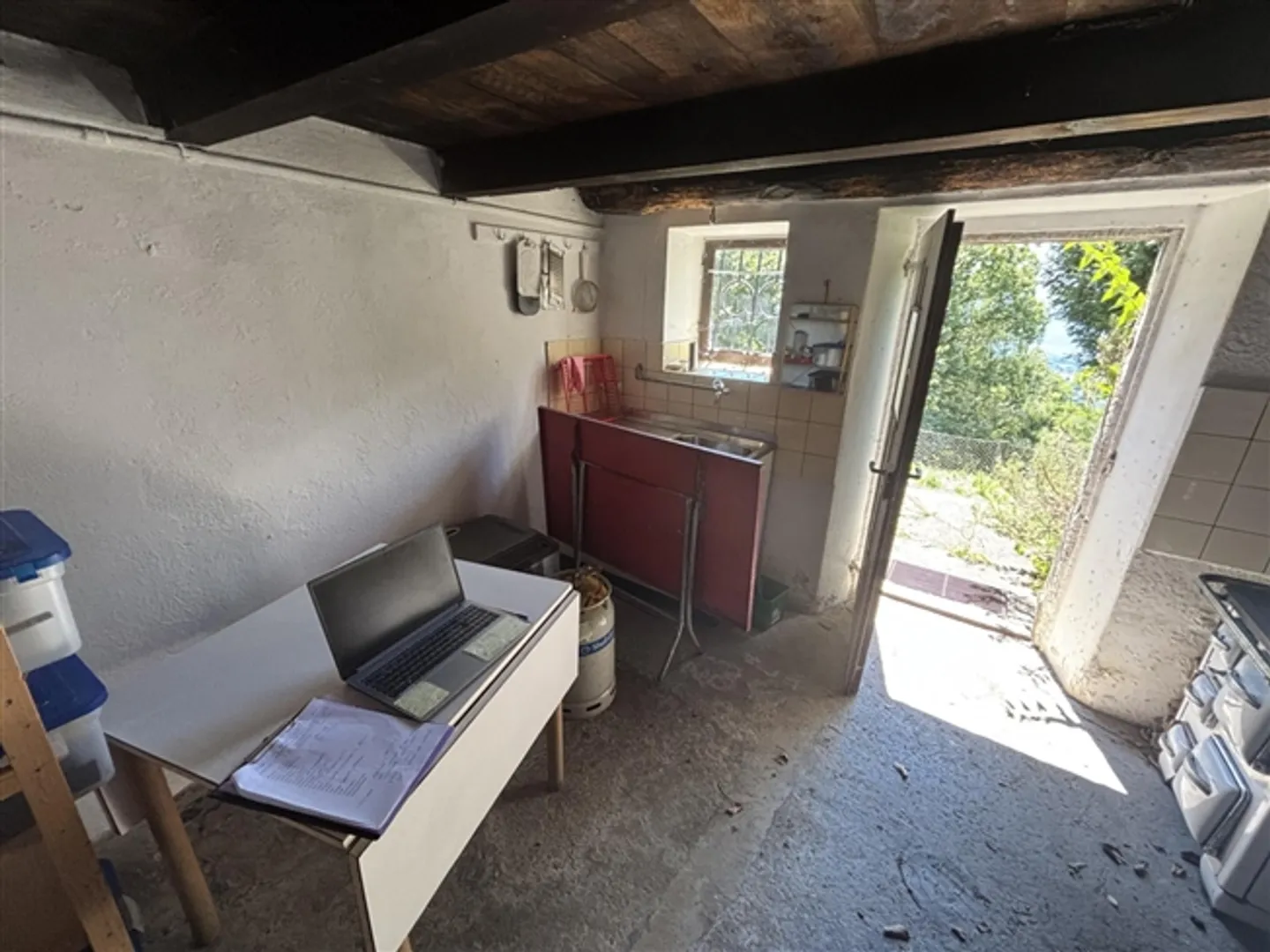 Rustic with large plot, to renovate, surrounded by nature, in a very quiet and sunny location - Photo 3 of 20