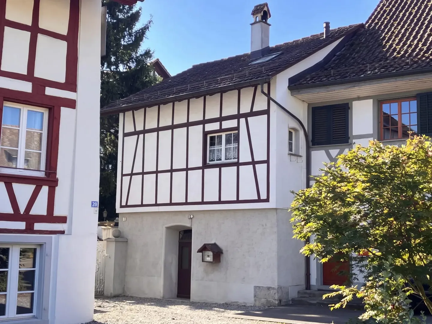 Charming Family Home with Garden - Photo 4 of 13
