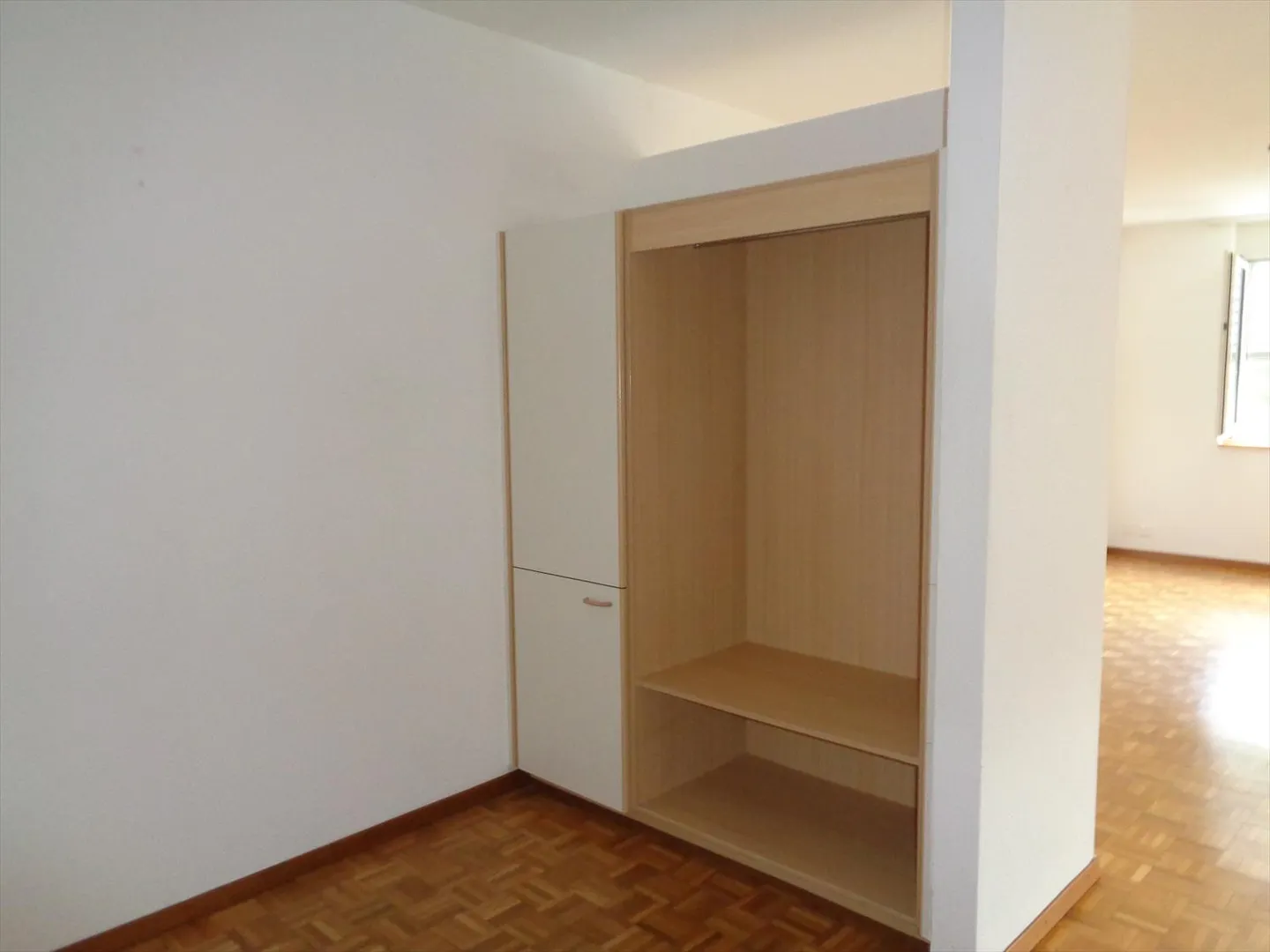Appartement dans un immeuble avec ascenseur. - Photo 13 sur 22